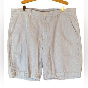 Croft & Barrow blue and white stripe seersucker shorts Size 38